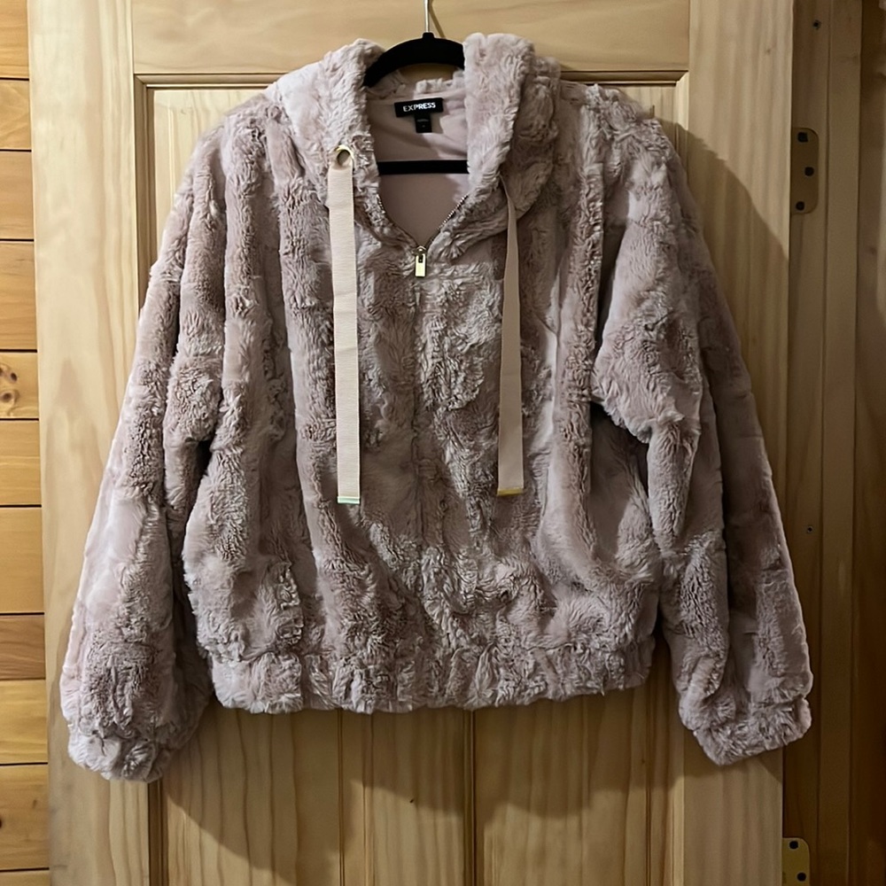 Blush Pink Soft Express Sweater Size Small